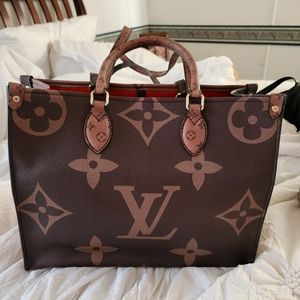 LV purse